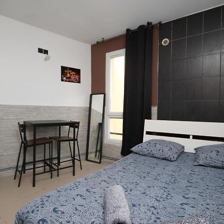 04 - Chambre Avec Lit Double Proche Paris Et Transports Wifi 생드니 외부 사진