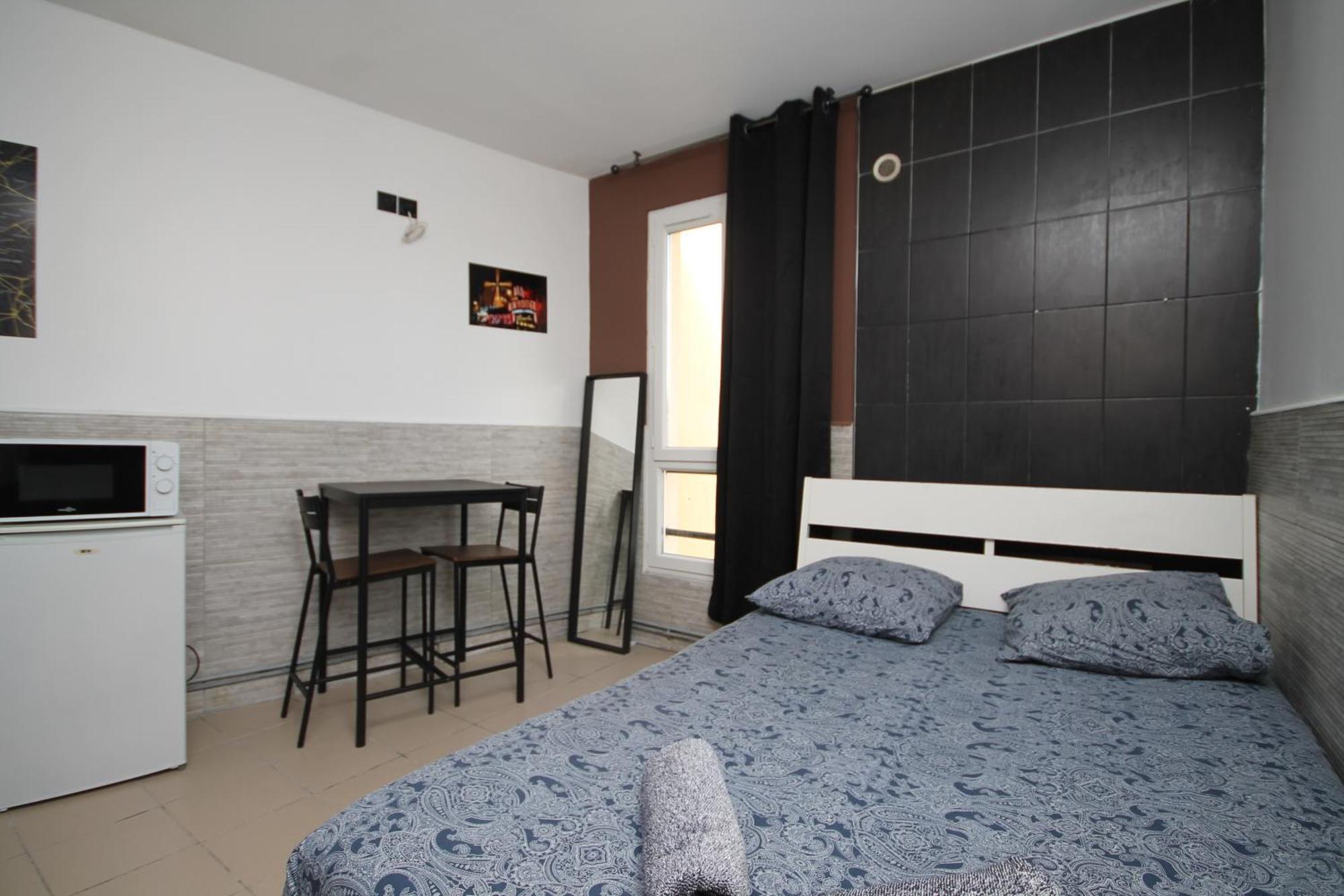 04 - Chambre Avec Lit Double Proche Paris Et Transports Wifi 생드니 외부 사진