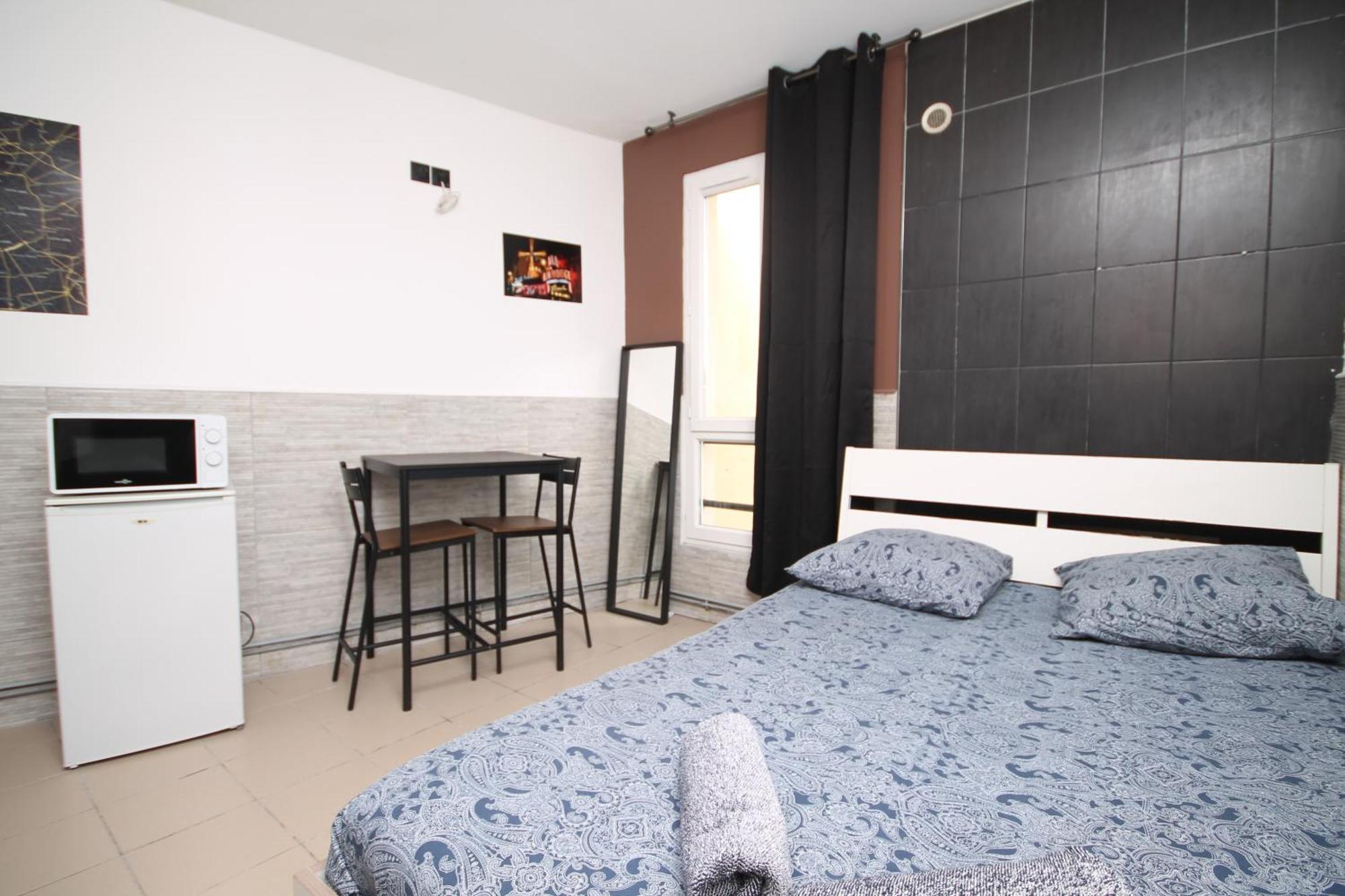 04 - Chambre Avec Lit Double Proche Paris Et Transports Wifi 생드니 외부 사진
